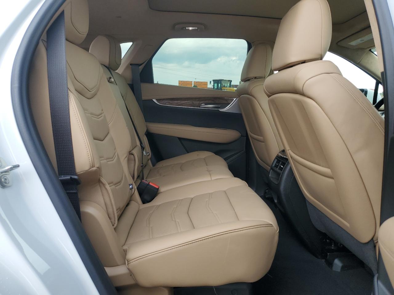 2024 Cadillac Xt5 Platinum Premium Luxury VIN: 1GYKNFR42RZ750277 Lot: 65033385
