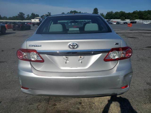 Sedans TOYOTA COROLLA 2013 Srebrny