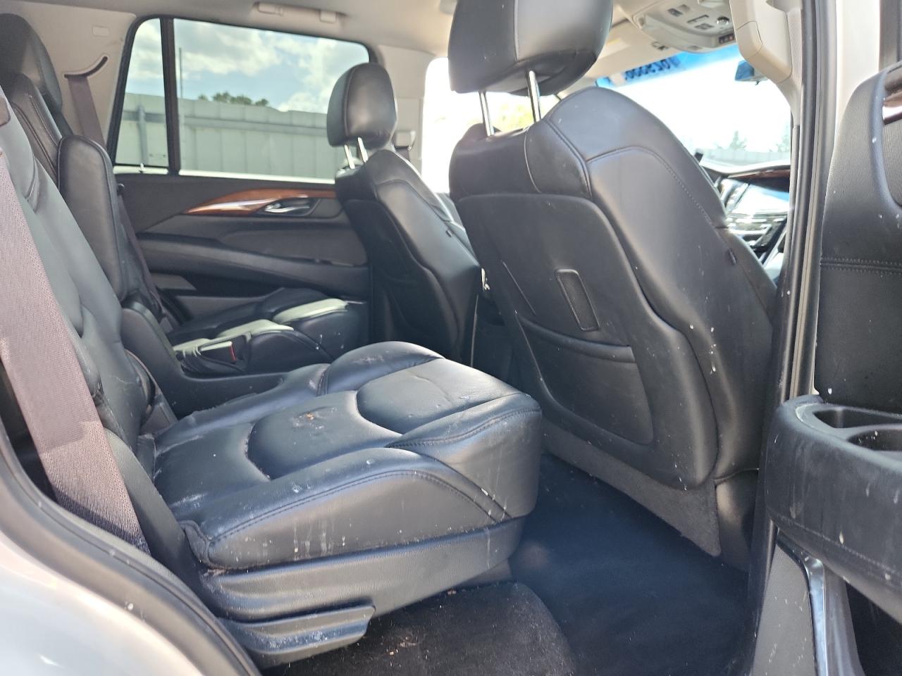 2017 Cadillac Escalade Luxury VIN: 1GYS4BKJ1HR153910 Lot: 62933895