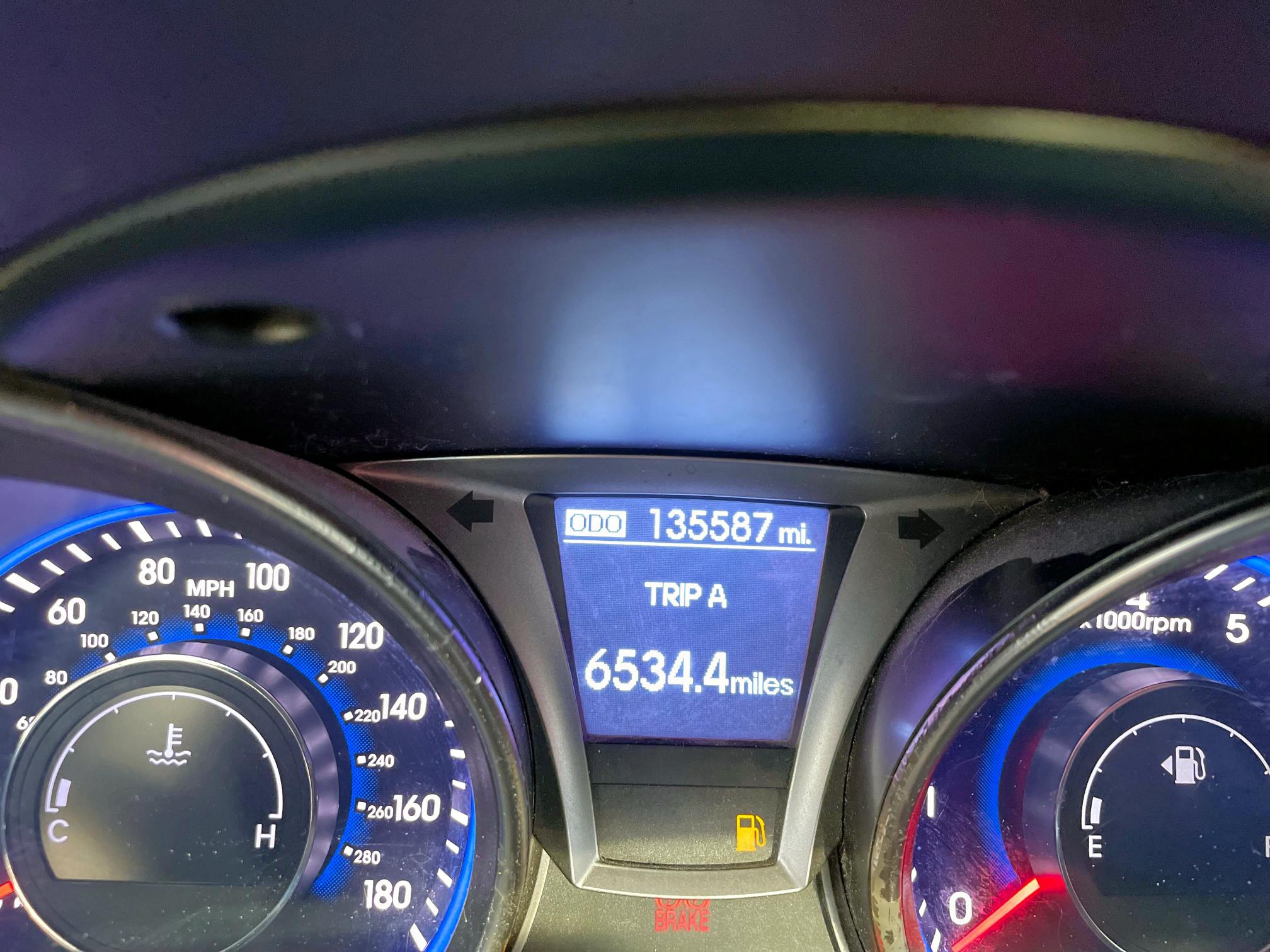 Coupet HYUNDAI GENESIS 2015 Red