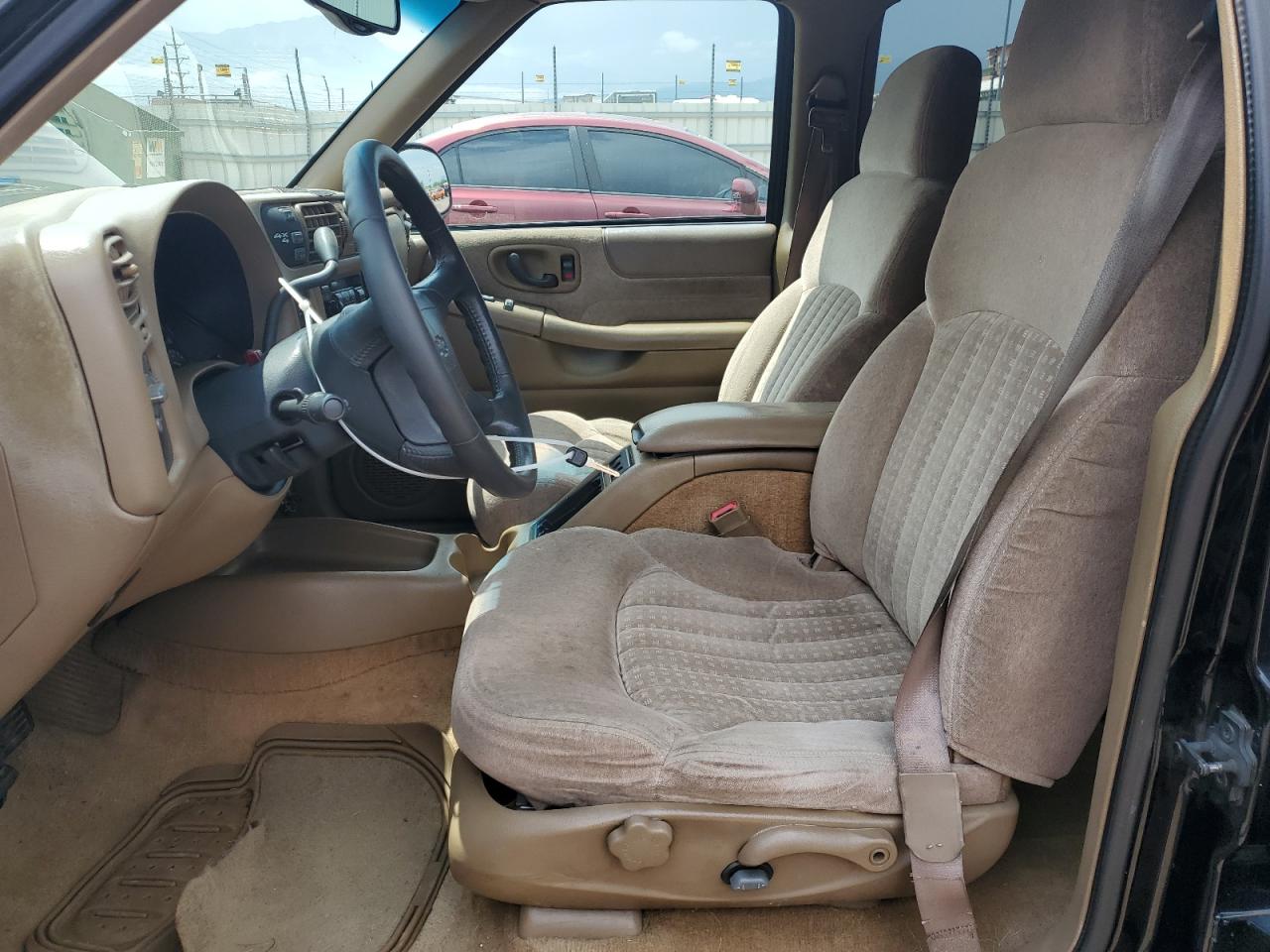 1998 Chevrolet Blazer VIN: 1GNDT13W2W2225782 Lot: 65555915