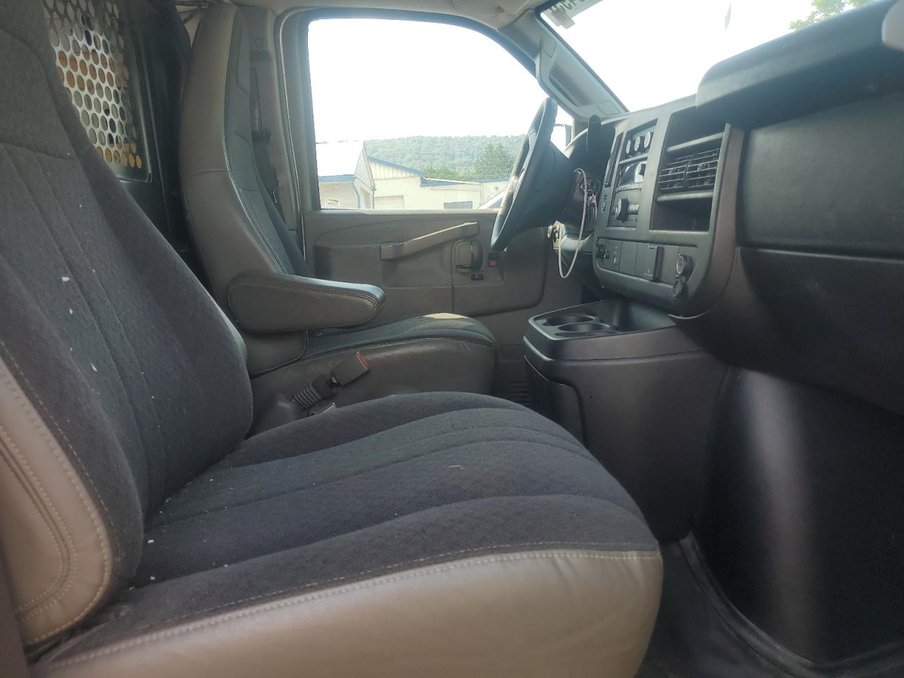 2018 GMC Savana G2500 VIN: 1GTW7AFG8J1909504 Lot: 64459495