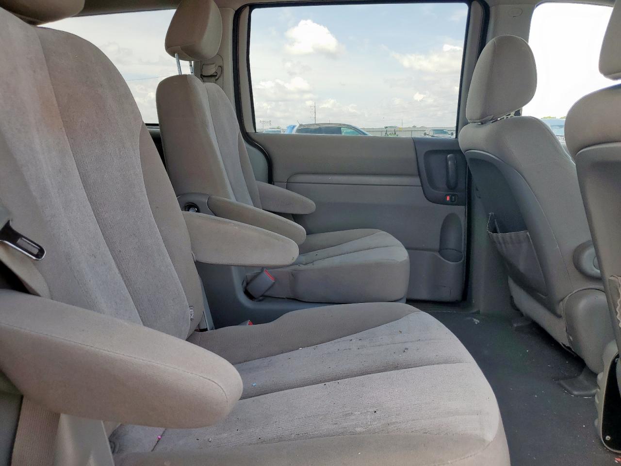 2011 Kia Sedona Lx VIN: KNDMG4C70B6365100 Lot: 63836195