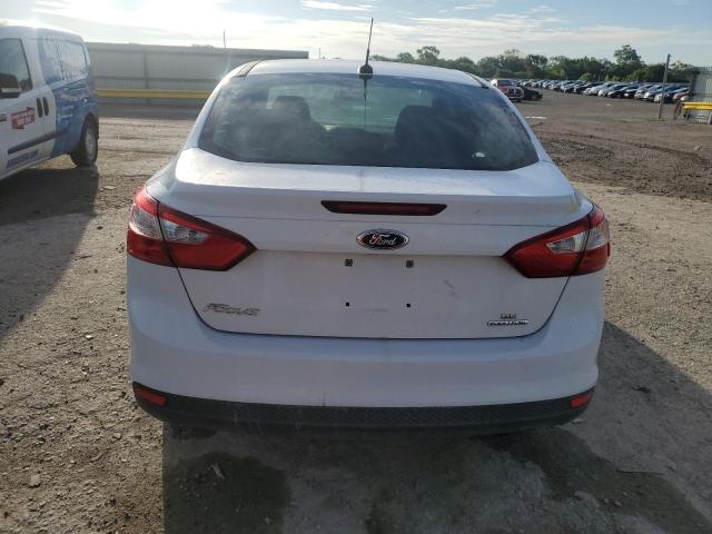 Седаны FORD FOCUS 2013 Белы