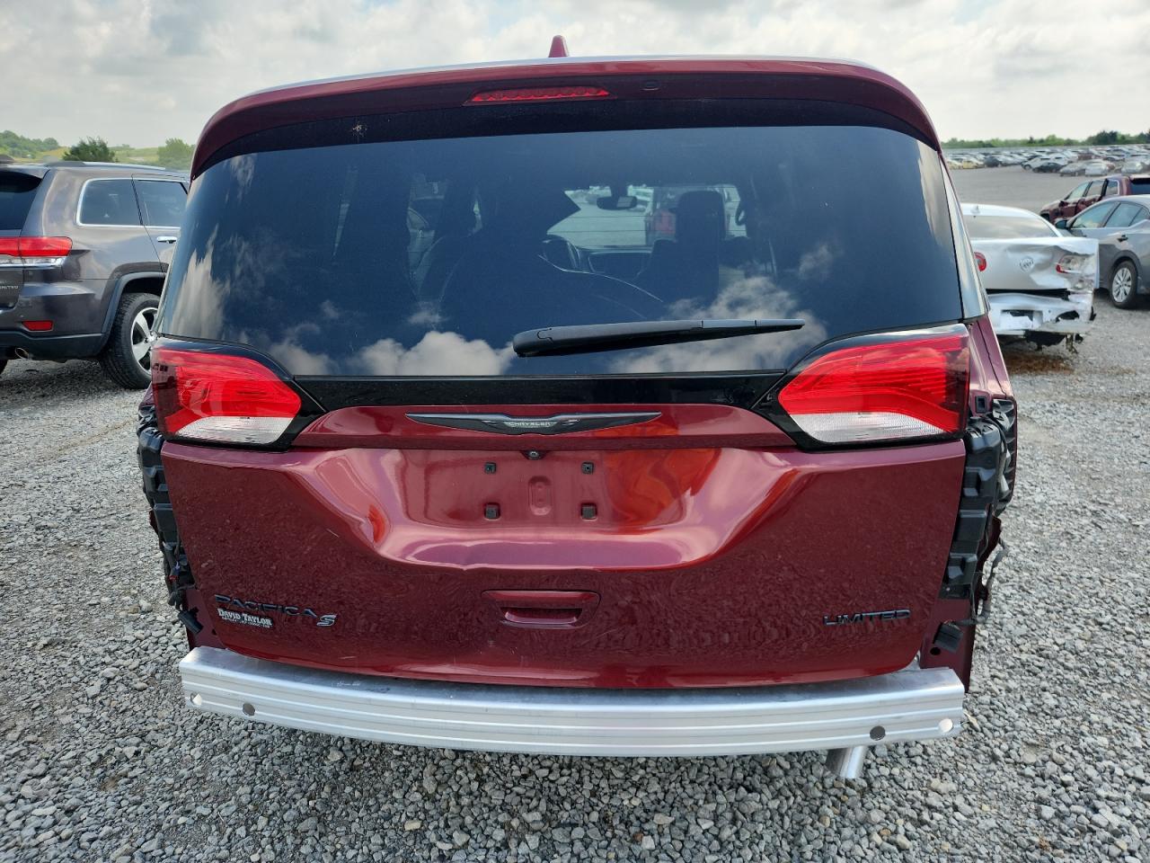 2019 Chrysler Pacifica Limited VIN: 2C4RC1GG6KR615748 Lot: 63490925