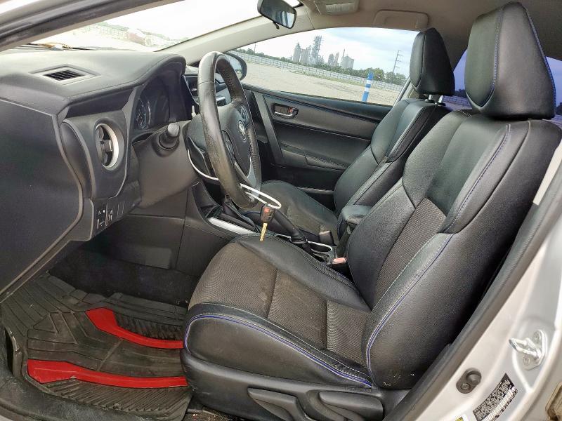  TOYOTA COROLLA 2017 Серебристый