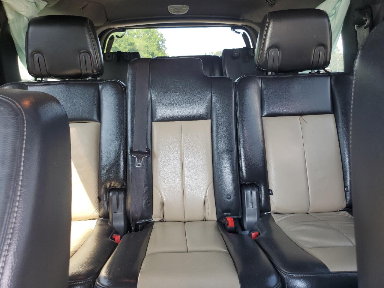 2010 Ford Expedition Eddie Bauer VIN: 1FMJU1J50AEB56600 Lot: 63259685
