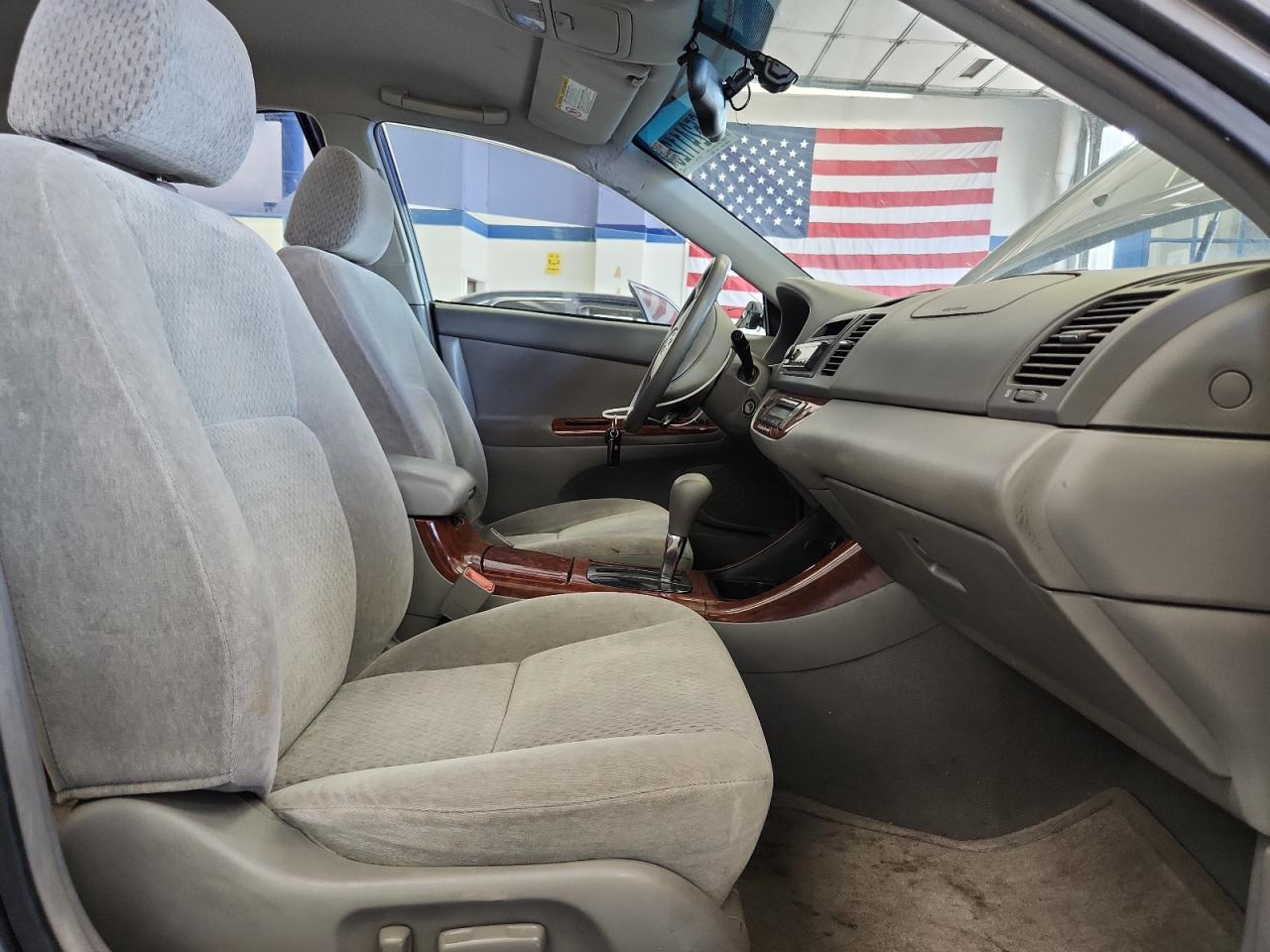 2003 Toyota Camry Le VIN: 4T1BE32KX3U738875 Lot: 65241125