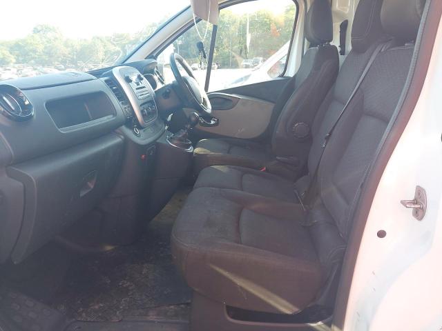 2015 VAUXHALL VIVARO 290