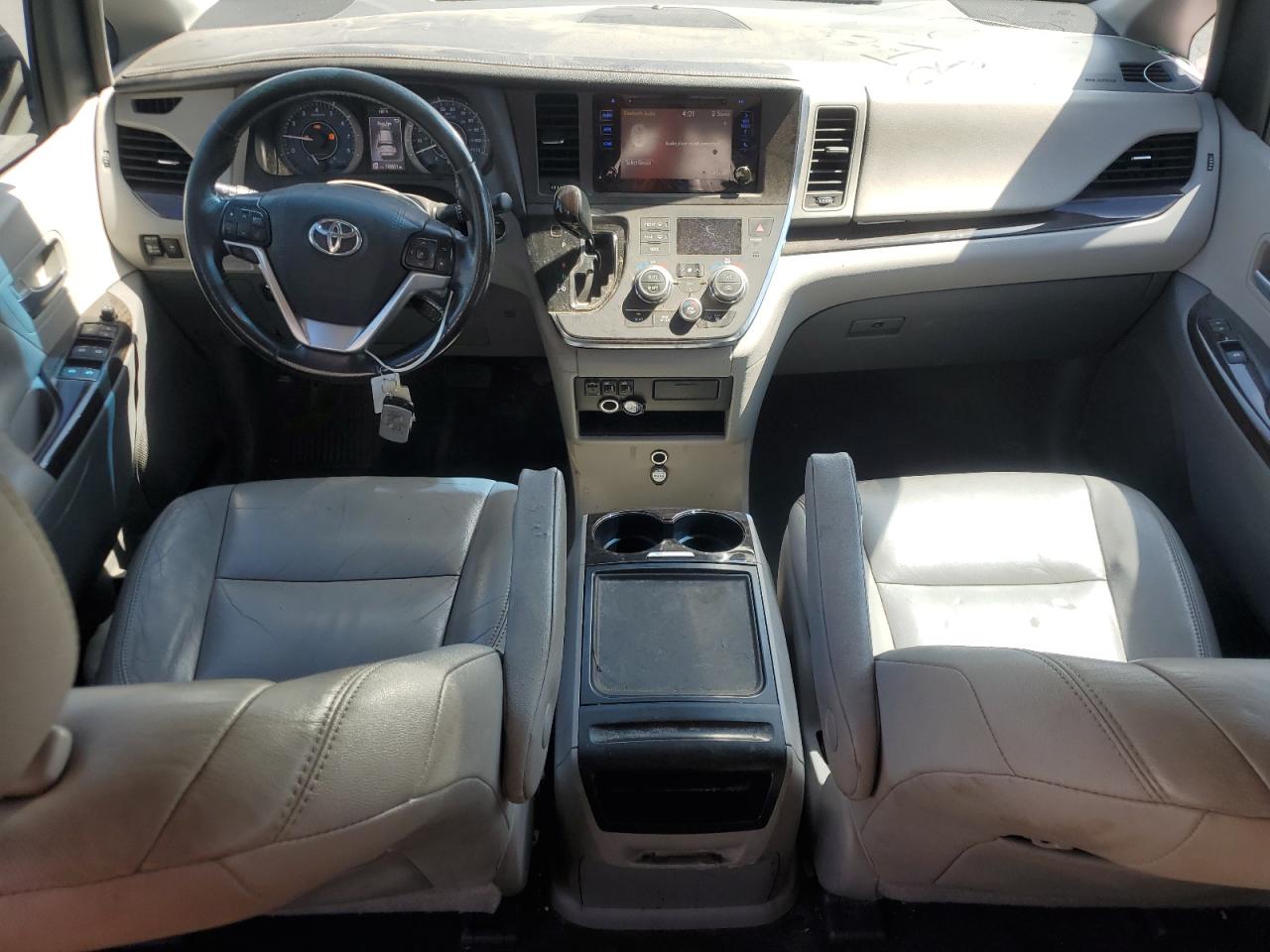 2017 Toyota Sienna Xle VIN: 5TDYZ3DC5HS886338 Lot: 65059215