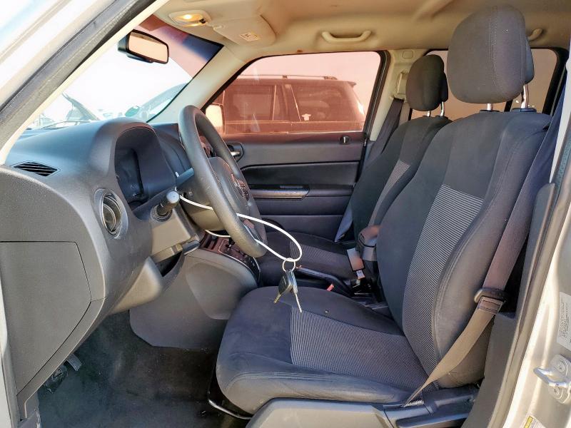  JEEP PATRIOT 2017 Srebrny