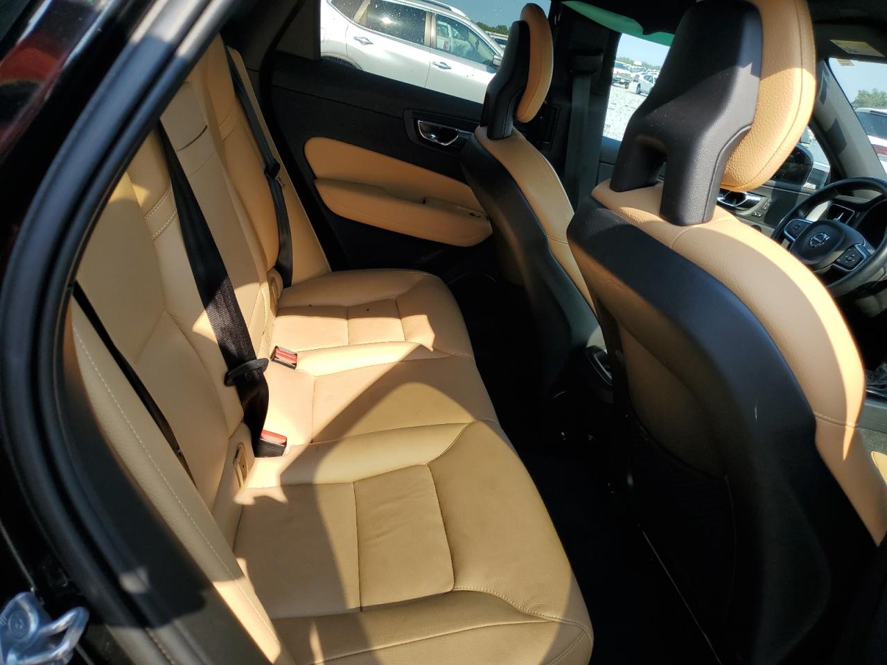 2019 Volvo Xc60 T5 Momentum VIN: LYV102DK8KB192432 Lot: 64134205