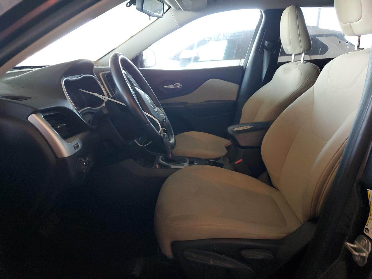 2016 Jeep Cherokee Latitude VIN: 1C4PJLCB9GW347134 Lot: 64357205