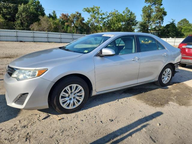  TOYOTA CAMRY 2014 Srebrny