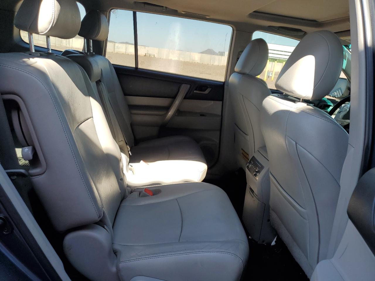 5TDZK3EH4CS052945 2012 Toyota Highlander Base