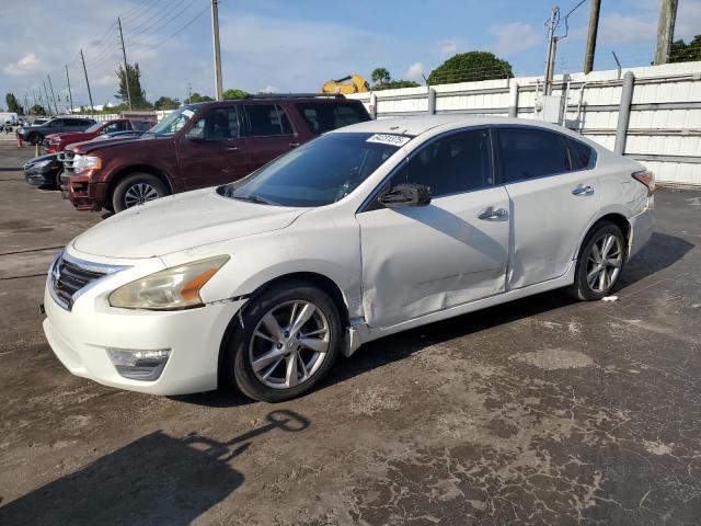 Седаны NISSAN ALTIMA 2014 Белы