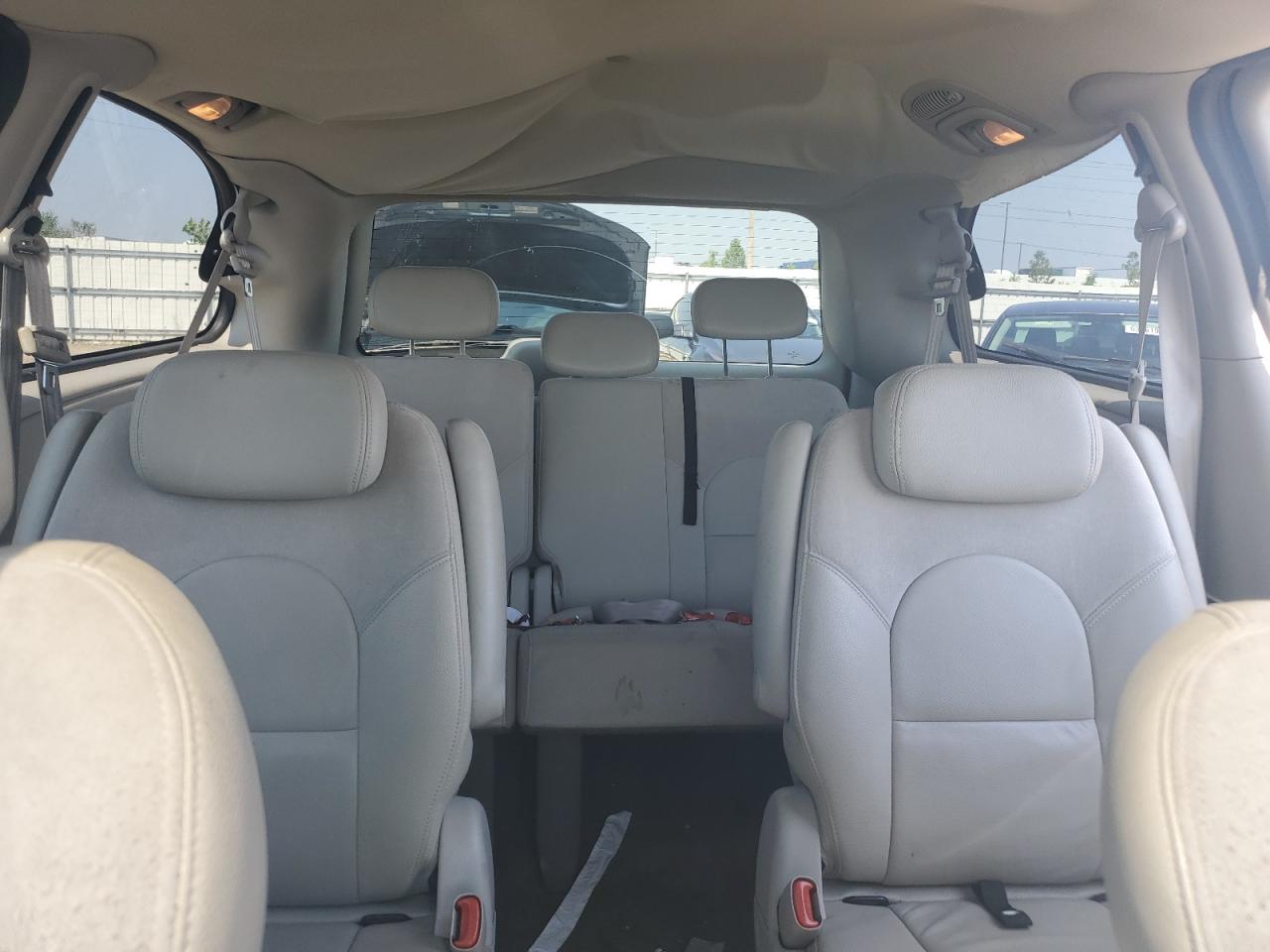 2005 Chrysler Town & Country Limited VIN: 2C4GP64L15R351918 Lot: 63271105