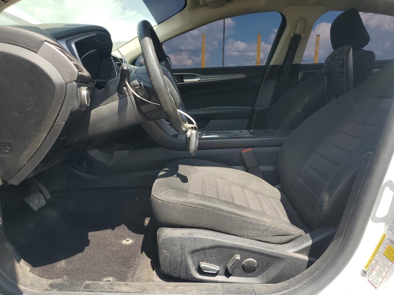 2020 Ford Fusion Se VIN: 3FA6P0T97LR255223 Lot: 64021945