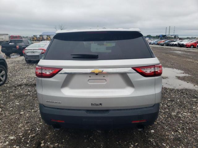  CHEVROLET TRAVERSE 2018 Серебристый