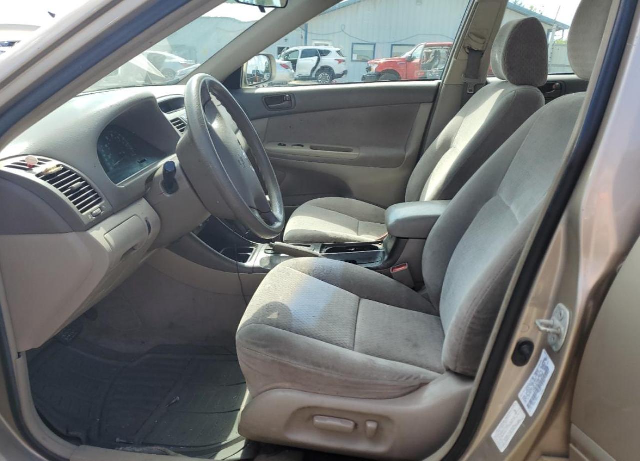 2002 Toyota Camry Le VIN: 4T1BE32KX2U110765 Lot: 63864975