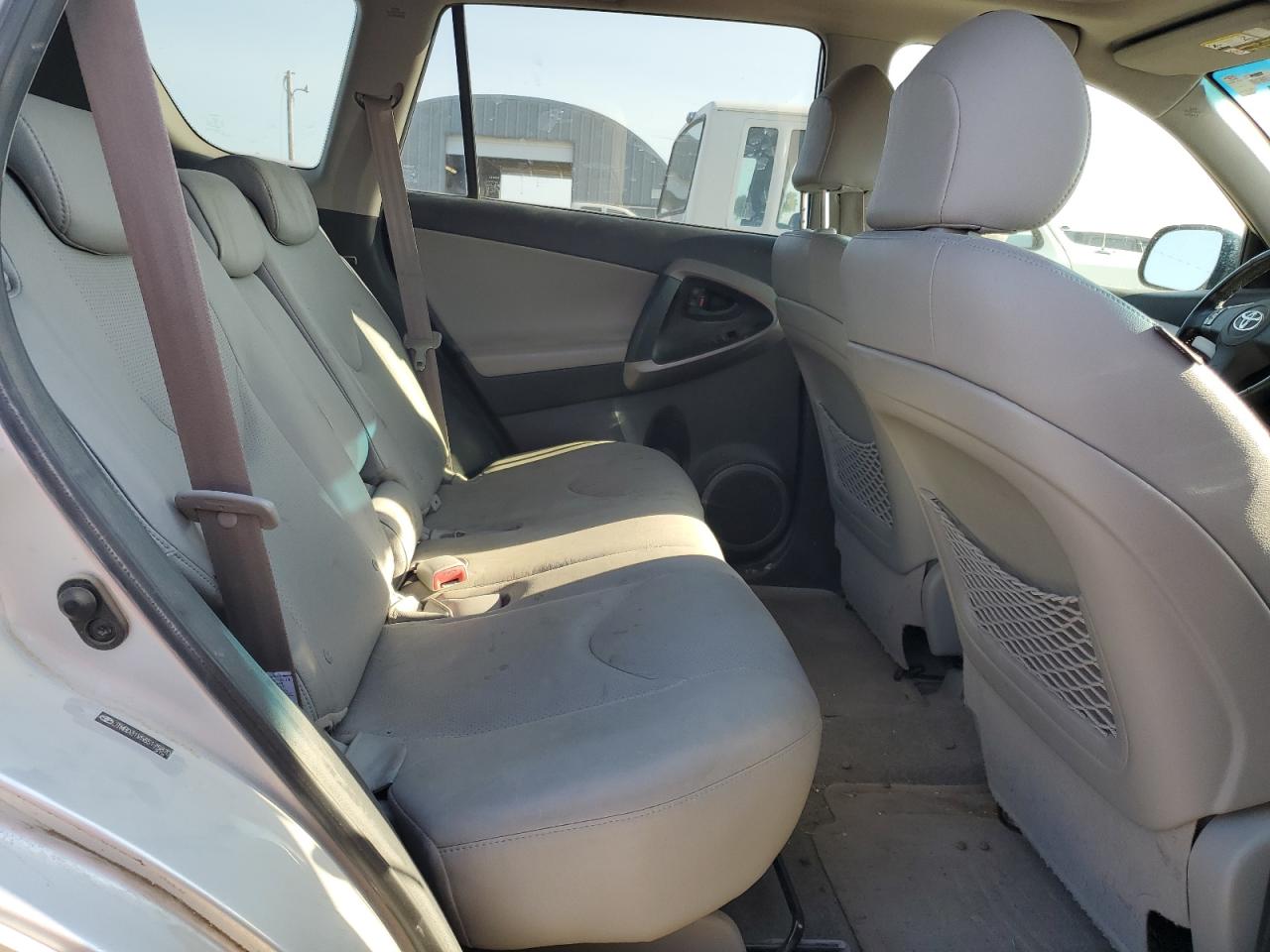 2008 Toyota Rav4 Limited VIN: JTMBD31V585175870 Lot: 64619855