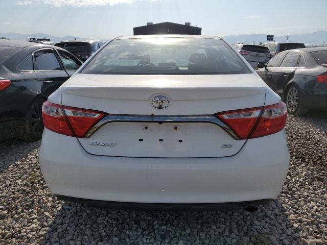  TOYOTA CAMRY 2015 Biały