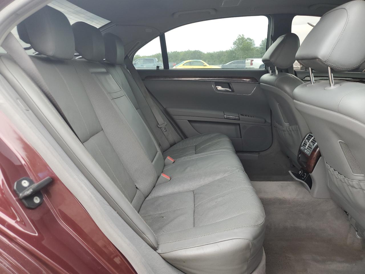 2007 Mercedes-Benz S 550 VIN: WDDNG71X47A074831 Lot: 63270345