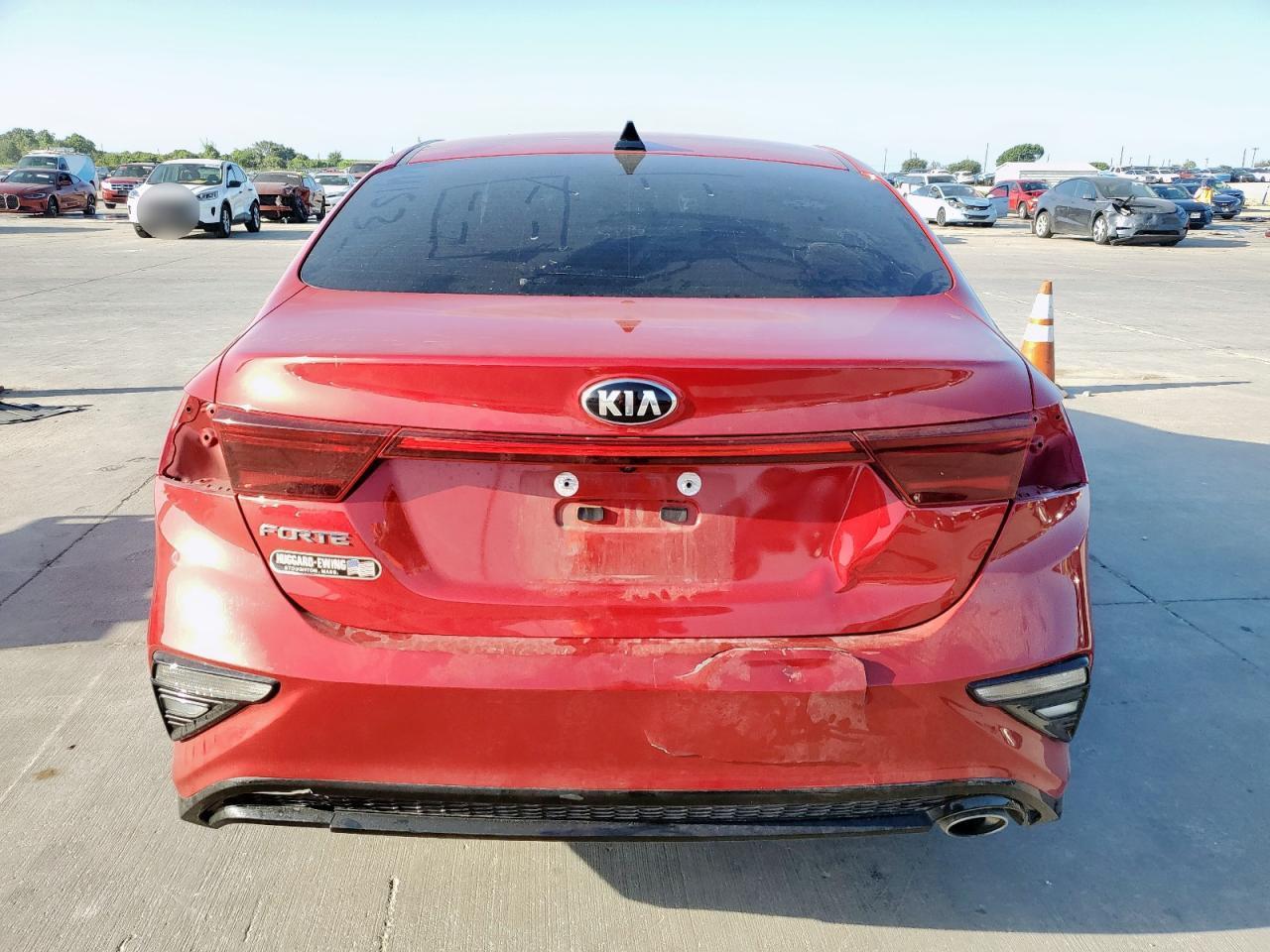 3KPF24AD2ME325601 2021 Kia Forte Fe