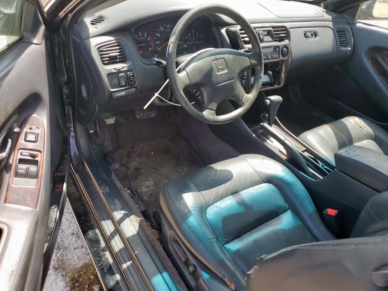 2000 Honda Accord Ex VIN: 1HGCG2252YA033635 Lot: 64267475