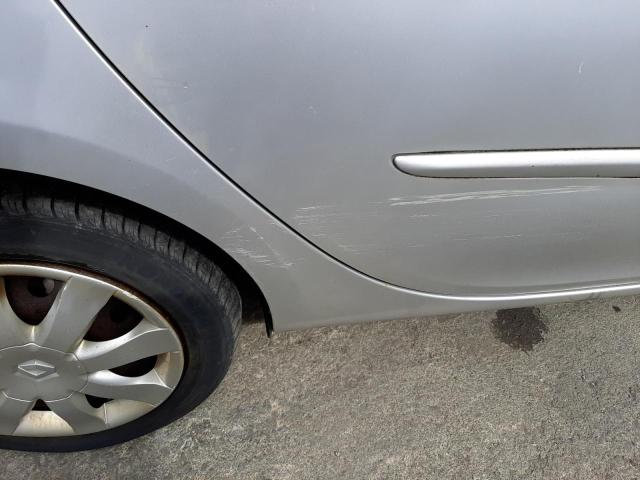 2011 RENAULT CLIO EXPRE