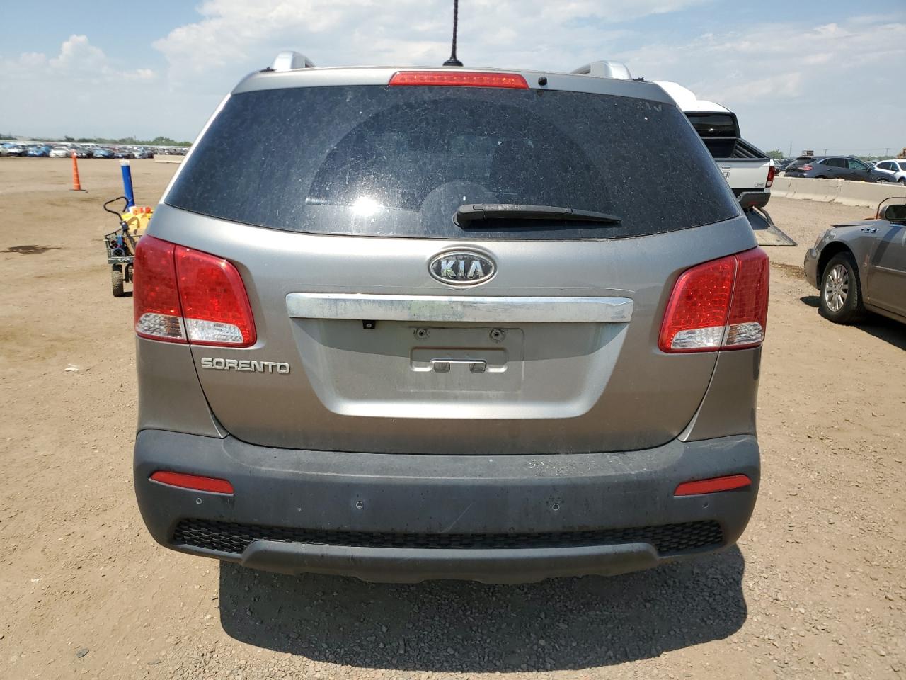 2011 Kia Sorento Base VIN: 5XYKT3A14BG098410 Lot: 64780955