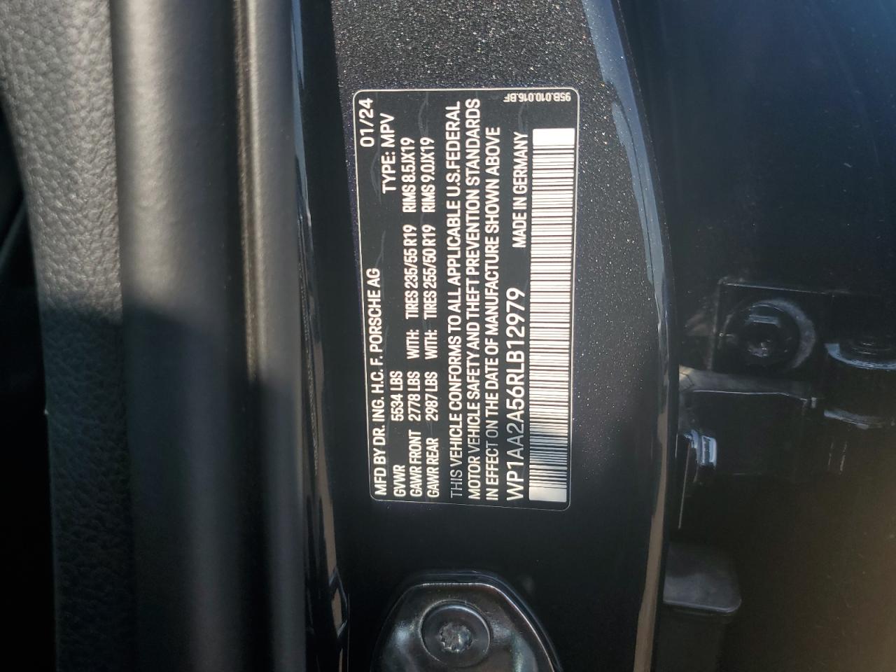 2024 Porsche Macan Base VIN: WP1AA2A56RLB12979 Lot: 64601015