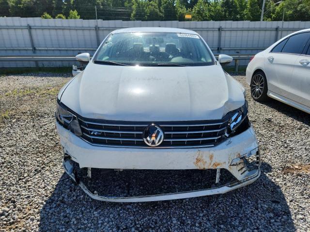  VOLKSWAGEN PASSAT 2017 White