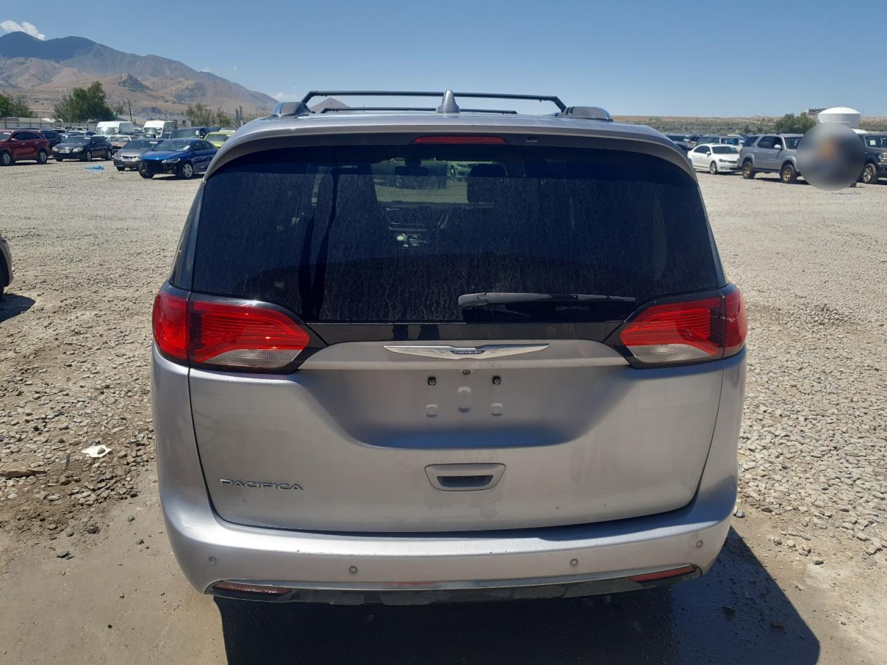 2018 Chrysler Pacifica Touring L VIN: 2C4RC1BG6JR330411 Lot: 63253745