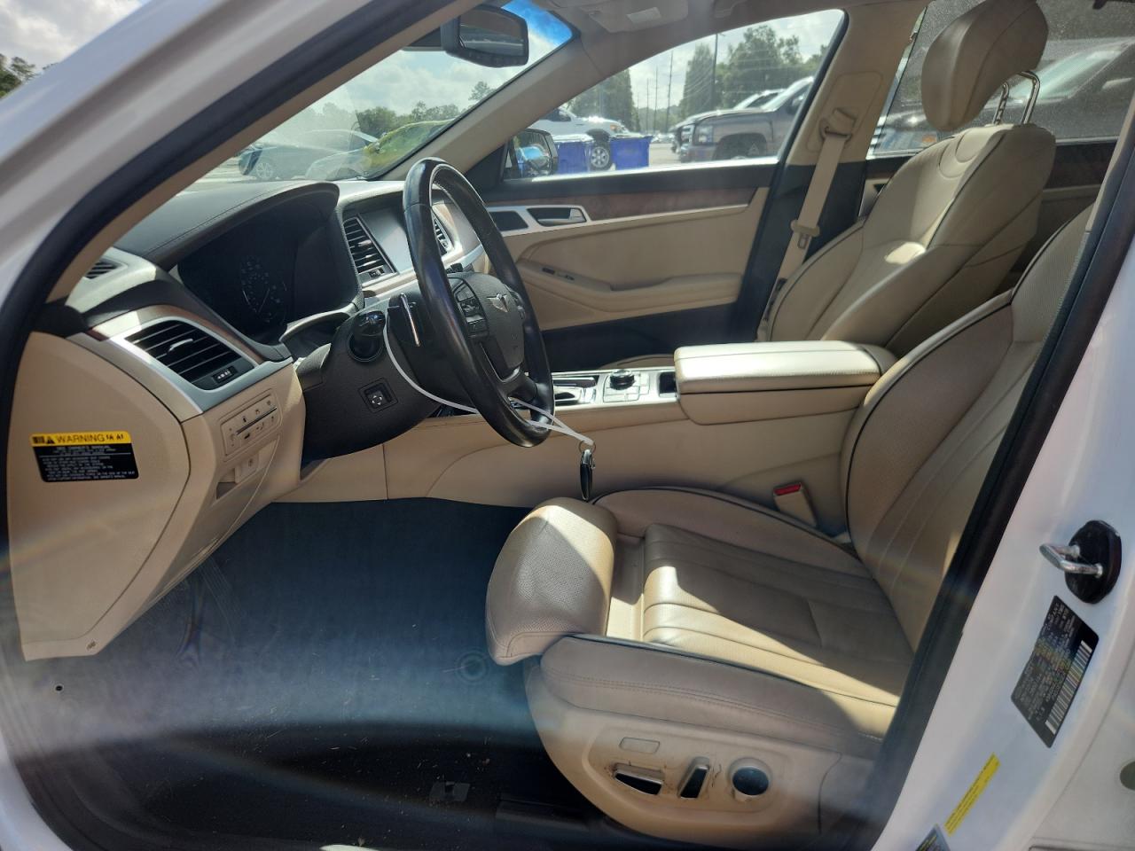 2015 Hyundai Genesis 3.8L VIN: KMHGN4JE9FU061880 Lot: 64060305