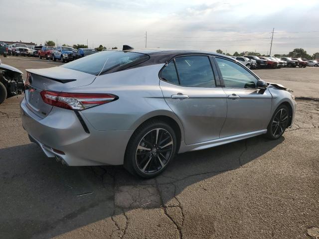  TOYOTA CAMRY 2019 Srebrny