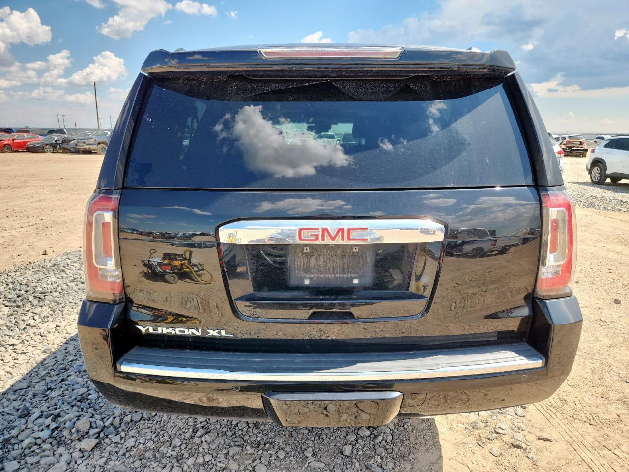 2016 GMC Yukon Xl Denali VIN: 1GKS2HKJ9GR177230 Lot: 63661945