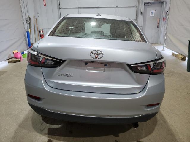  TOYOTA YARIS 2019 Srebrny