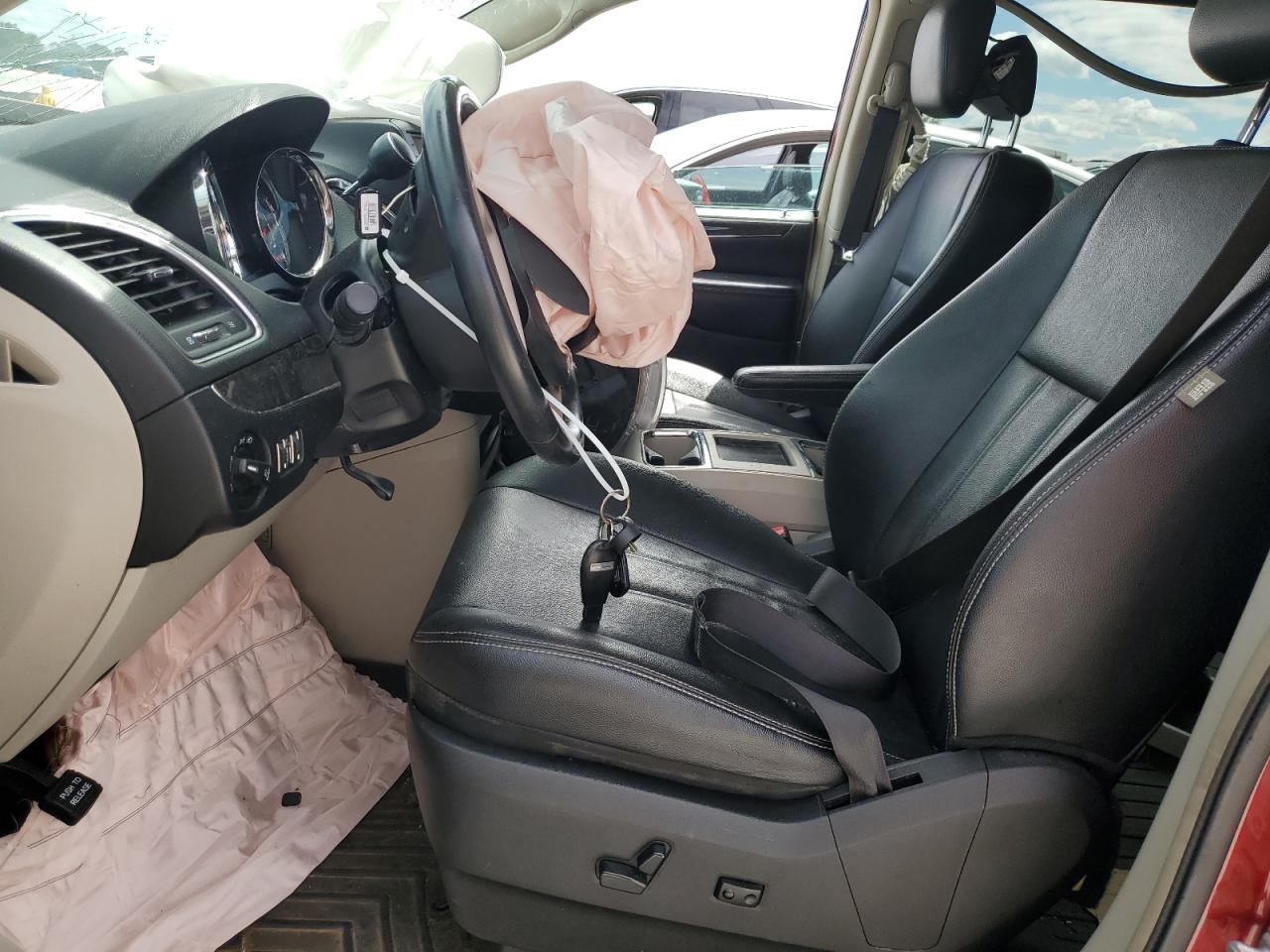 2015 Chrysler Town & Country Touring VIN: 2C4RC1BG6FR654322 Lot: 65325695