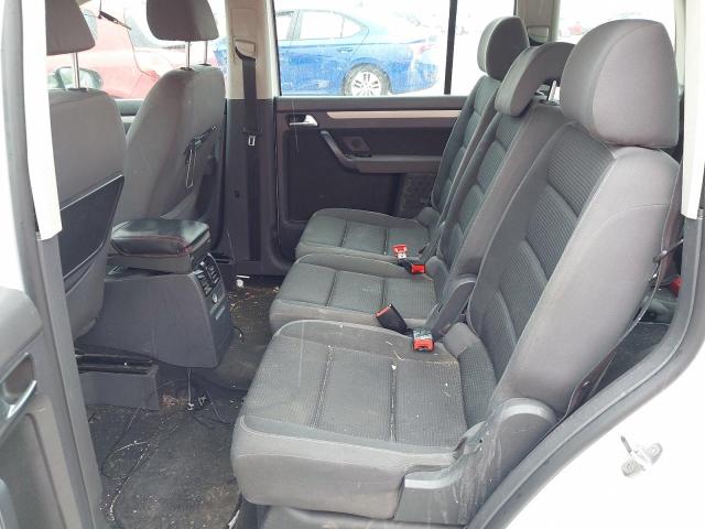 2010 VOLKSWAGEN TOURAN MAT