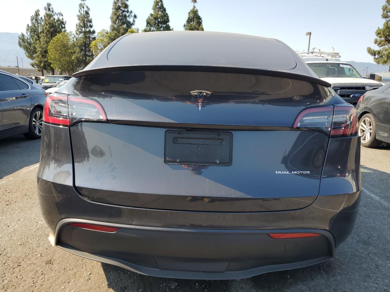 2024 Tesla Model Y VIN: 7SAYGAEE5RF098615 Lot: 64630895
