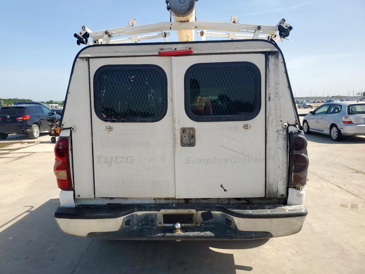 2003 Chevrolet Silverado C1500 VIN: 1GCEC19V33E144649 Lot: 64793175