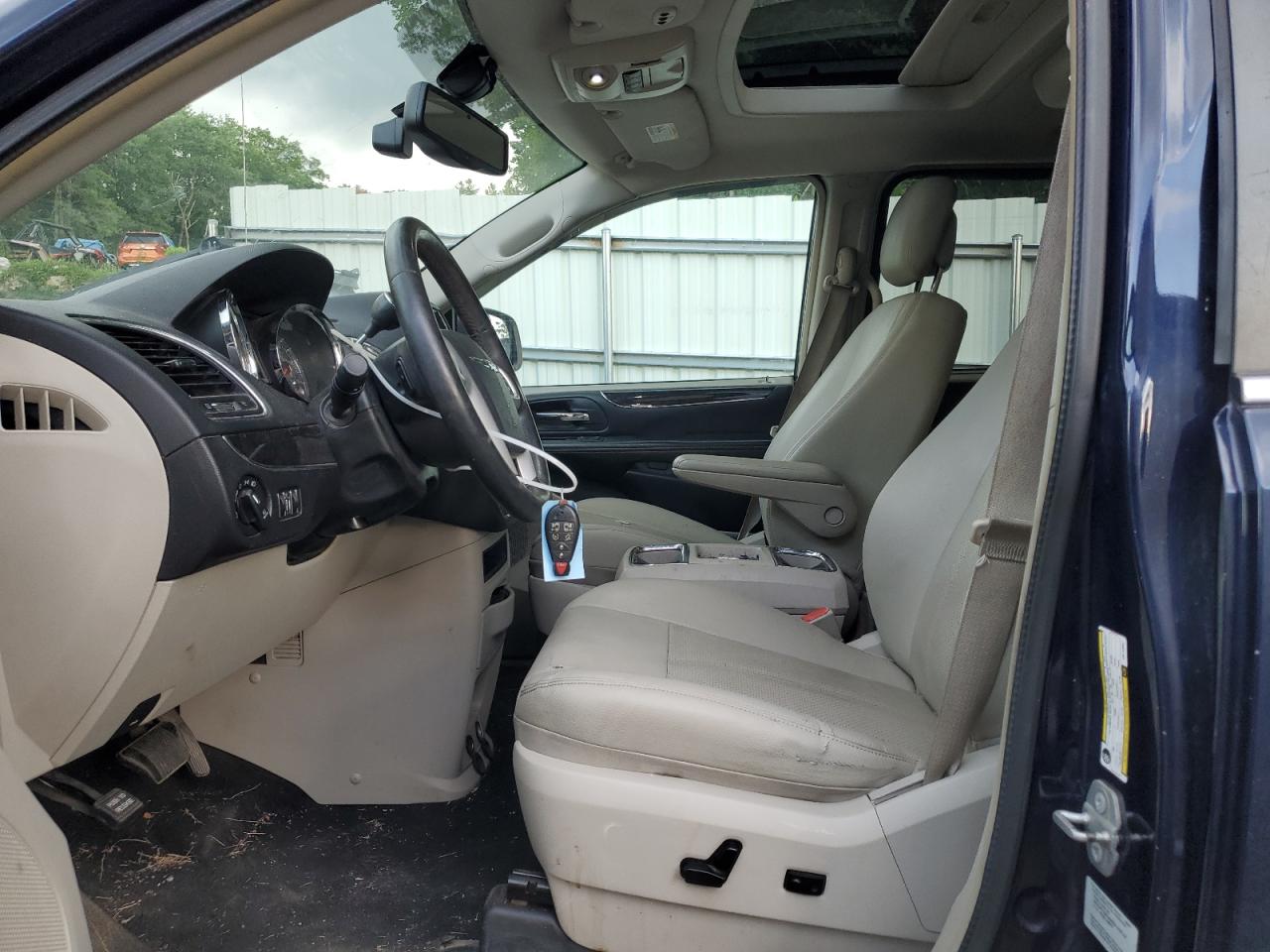 2016 Chrysler Town & Country Touring L VIN: 2C4RC1CG0GR119387 Lot: 64185205
