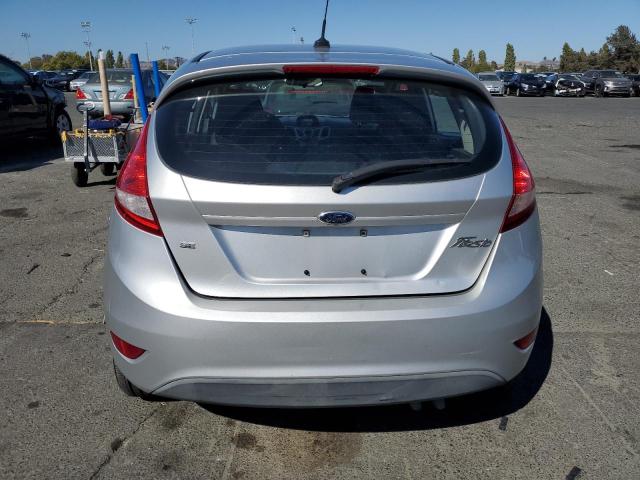  FORD FIESTA 2013 Silver