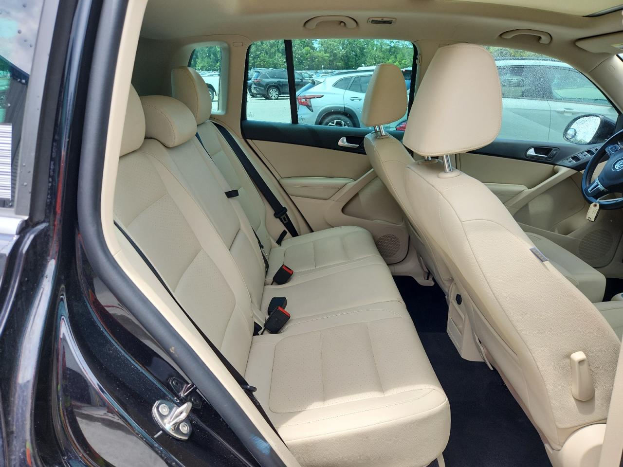 2017 Volkswagen Tiguan Wolfsburg VIN: WVGSV7AX4HW503243 Lot: 63232765