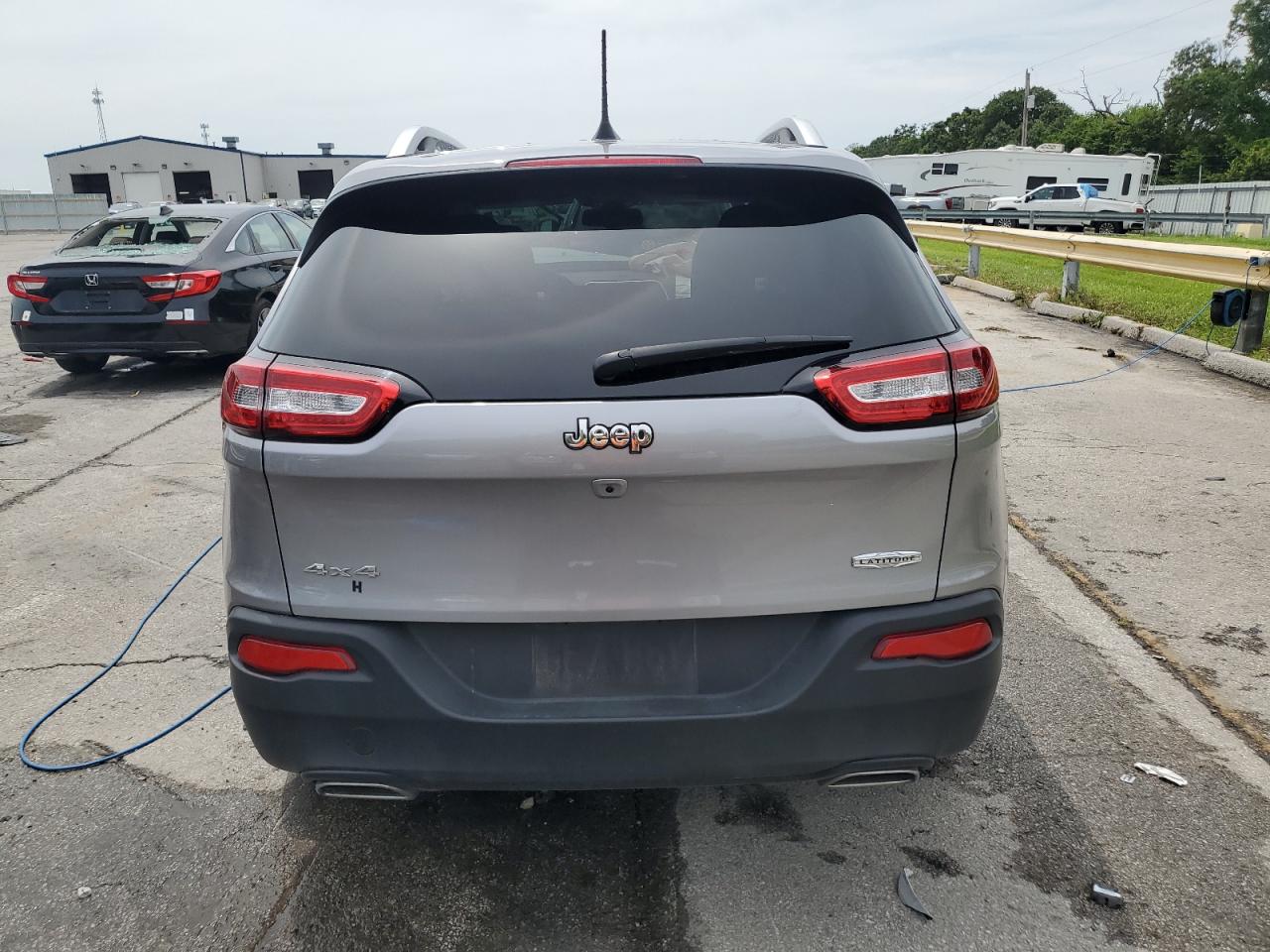 2018 Jeep Cherokee Latitude Plus VIN: 1C4PJMLX2JD507620 Lot: 64767675