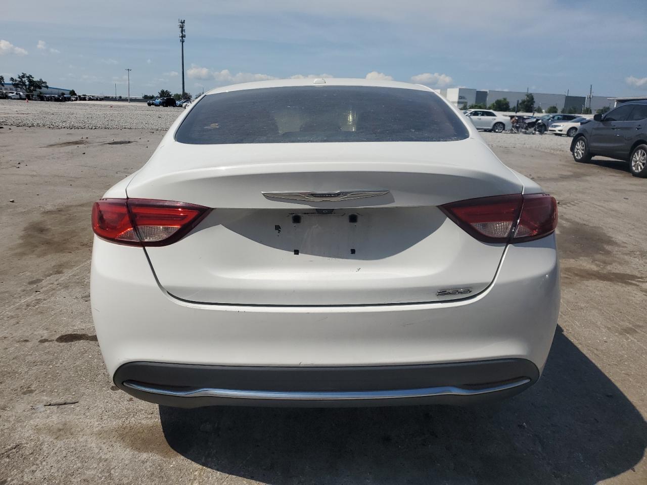 2015 Chrysler 200 Limited VIN: 1C3CCCAB8FN546762 Lot: 64249075