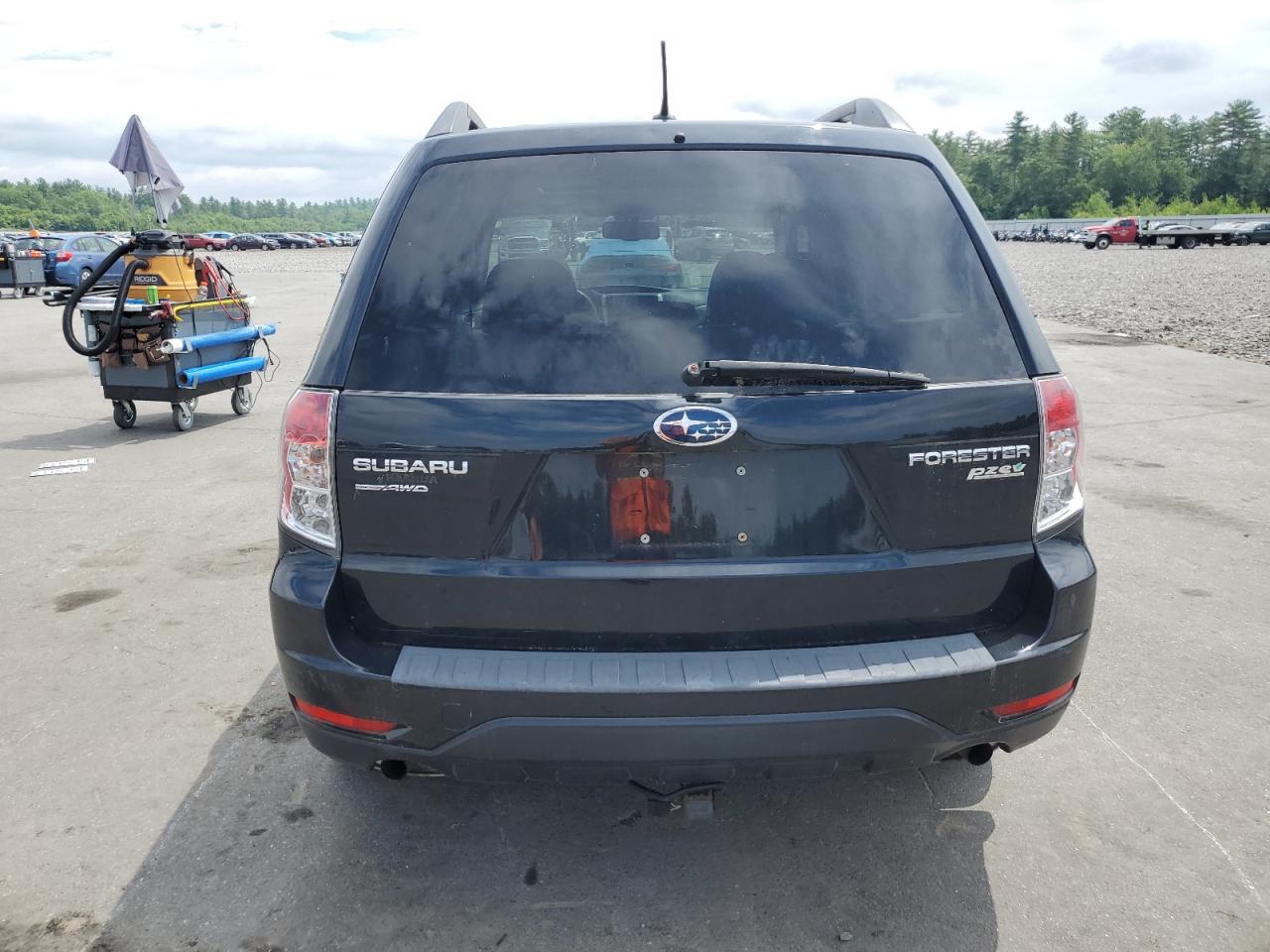 2011 Subaru Forester 2.5X Premium VIN: JF2SHADC4BG727441 Lot: 62907815