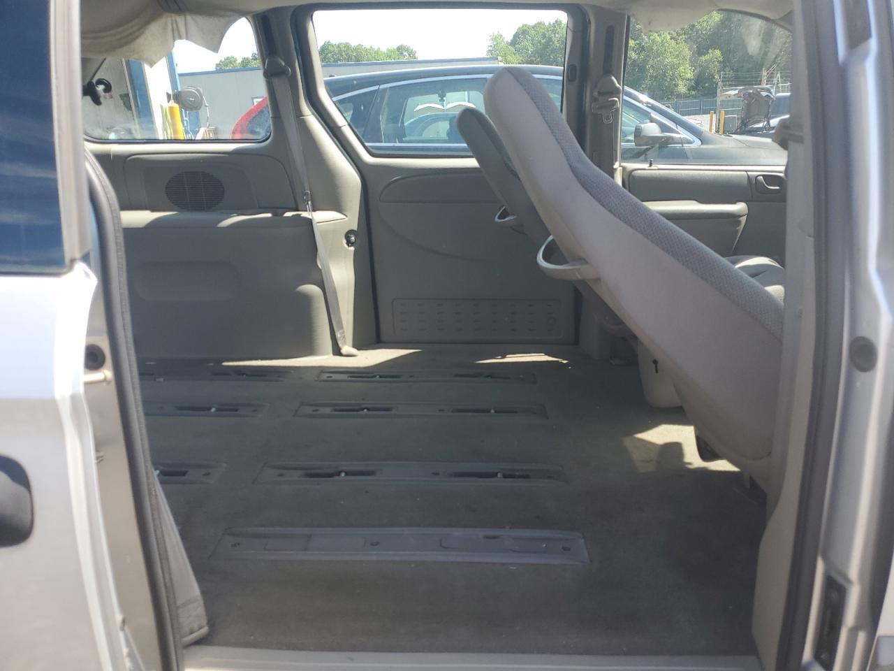 2002 Chrysler Voyager Ec VIN: 1C4GJ15B32B572554 Lot: 62387045
