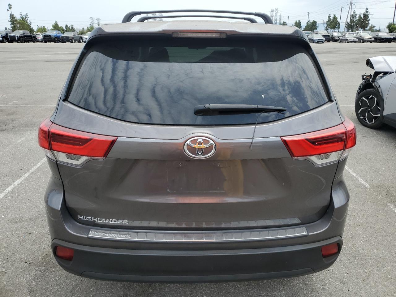 2017 Toyota Highlander Le VIN: 5TDZZRFH9HS228649 Lot: 64817125